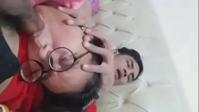 Adegan Mesum Online Igo ABG Kacamata Sepong Kontol Pacar