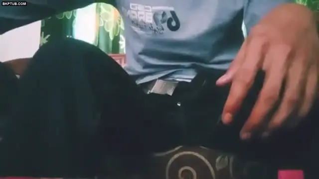 Bokep Diruang Tamu Lagi Sepi