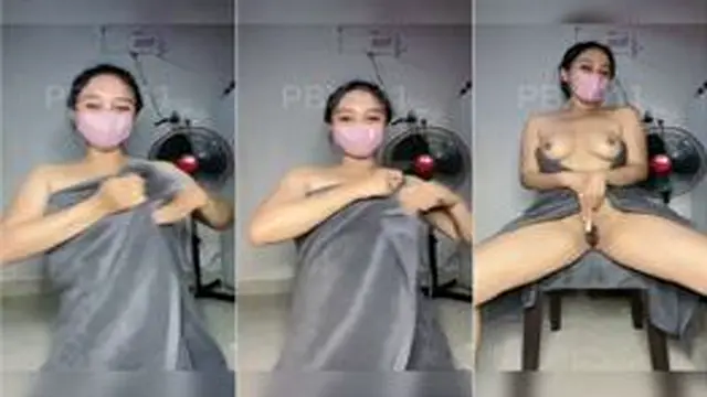 Widya Host Cantik Lepas Handuk Telanjang Hot